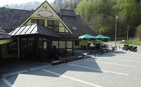 Hotel zum Wasserfall Garni